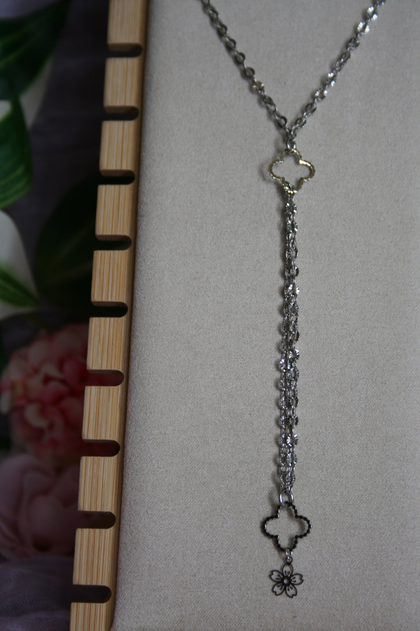 Collier Essence